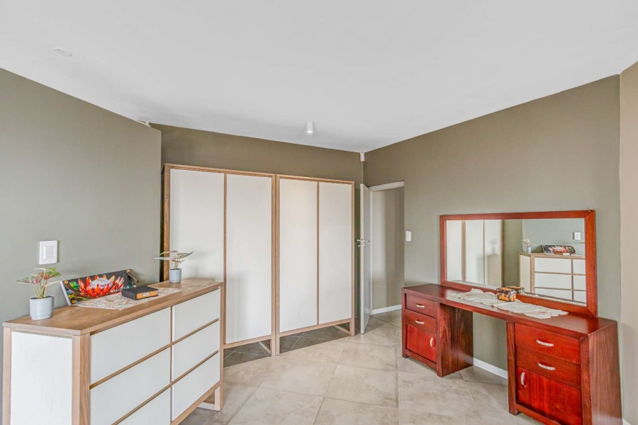 6 Bedroom Property for Sale in Brenton On Sea Western Cape
